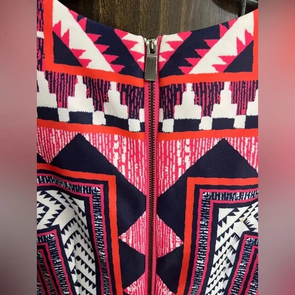 Vince Camuto Geometric Printed Bodycon Dress Sz 4 - Picture 9 of 11